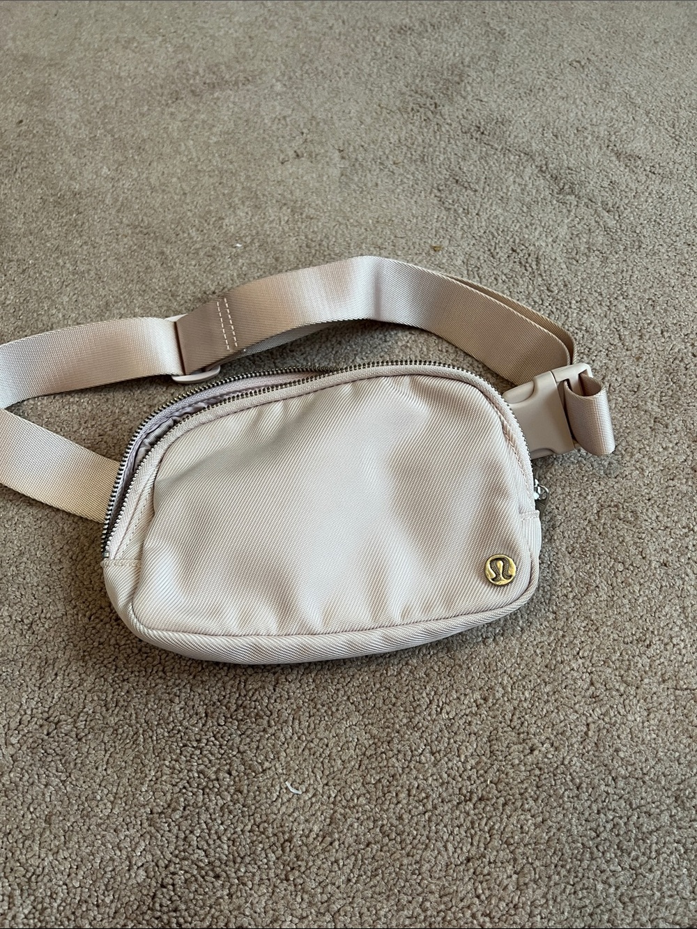LuLu Lemon everywhere belt bag 1L